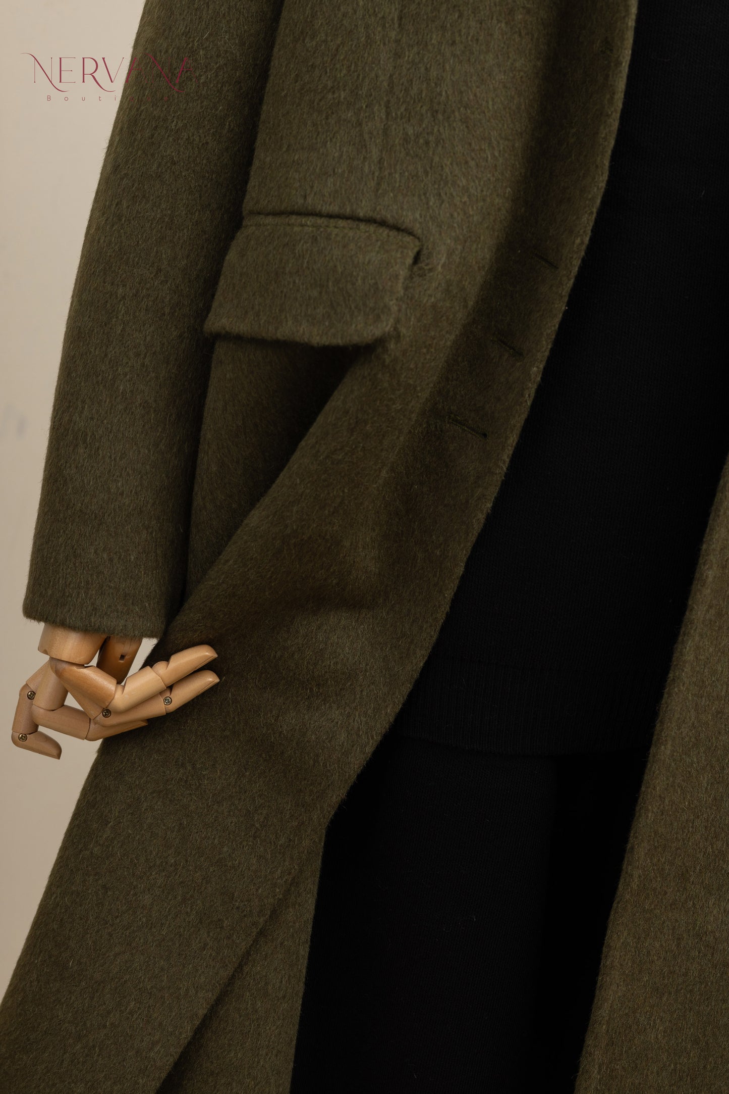 جاكيت جوخ زيتي