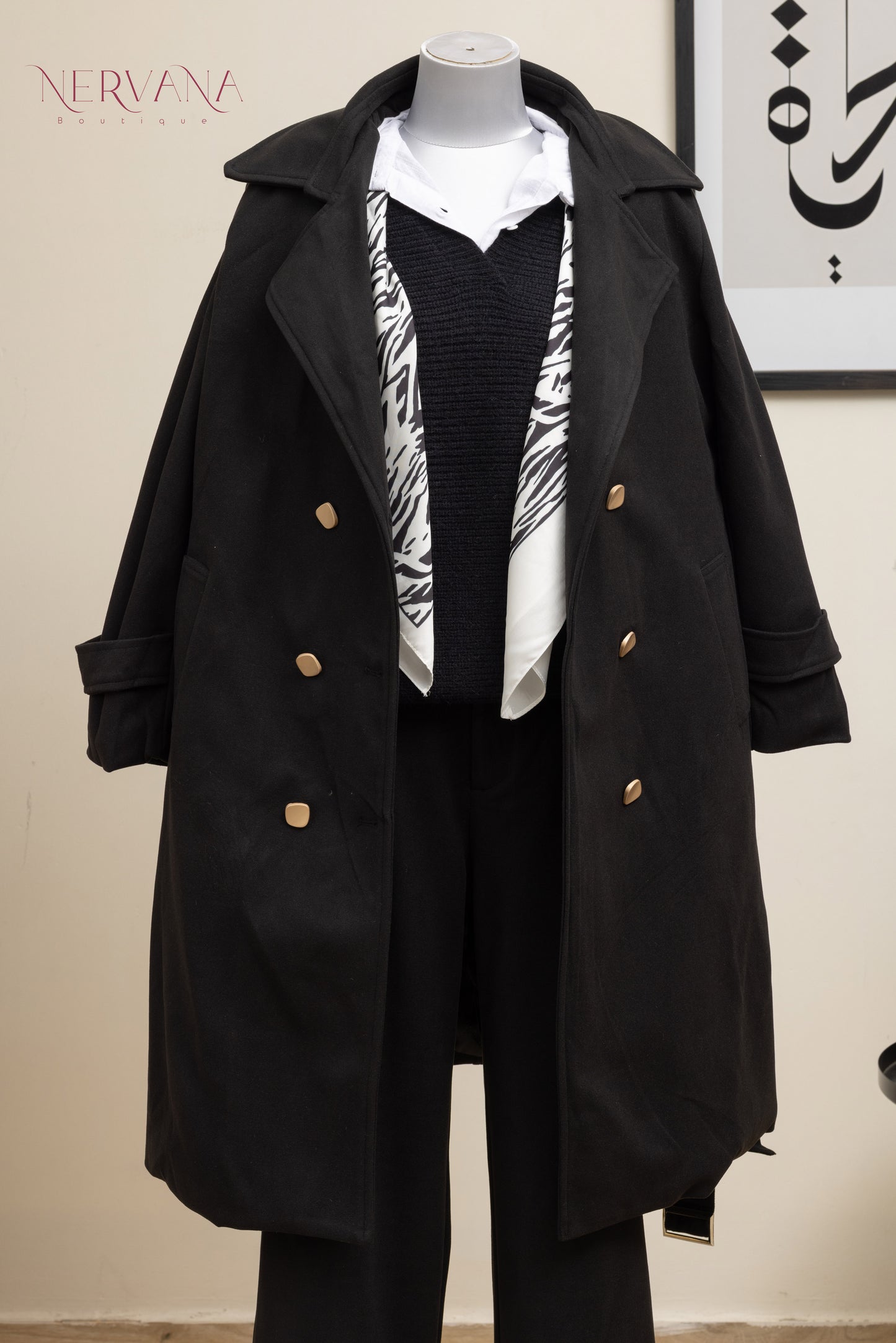 جاكيت اسود طويل