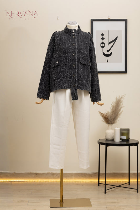 جاكيت اسود قصير