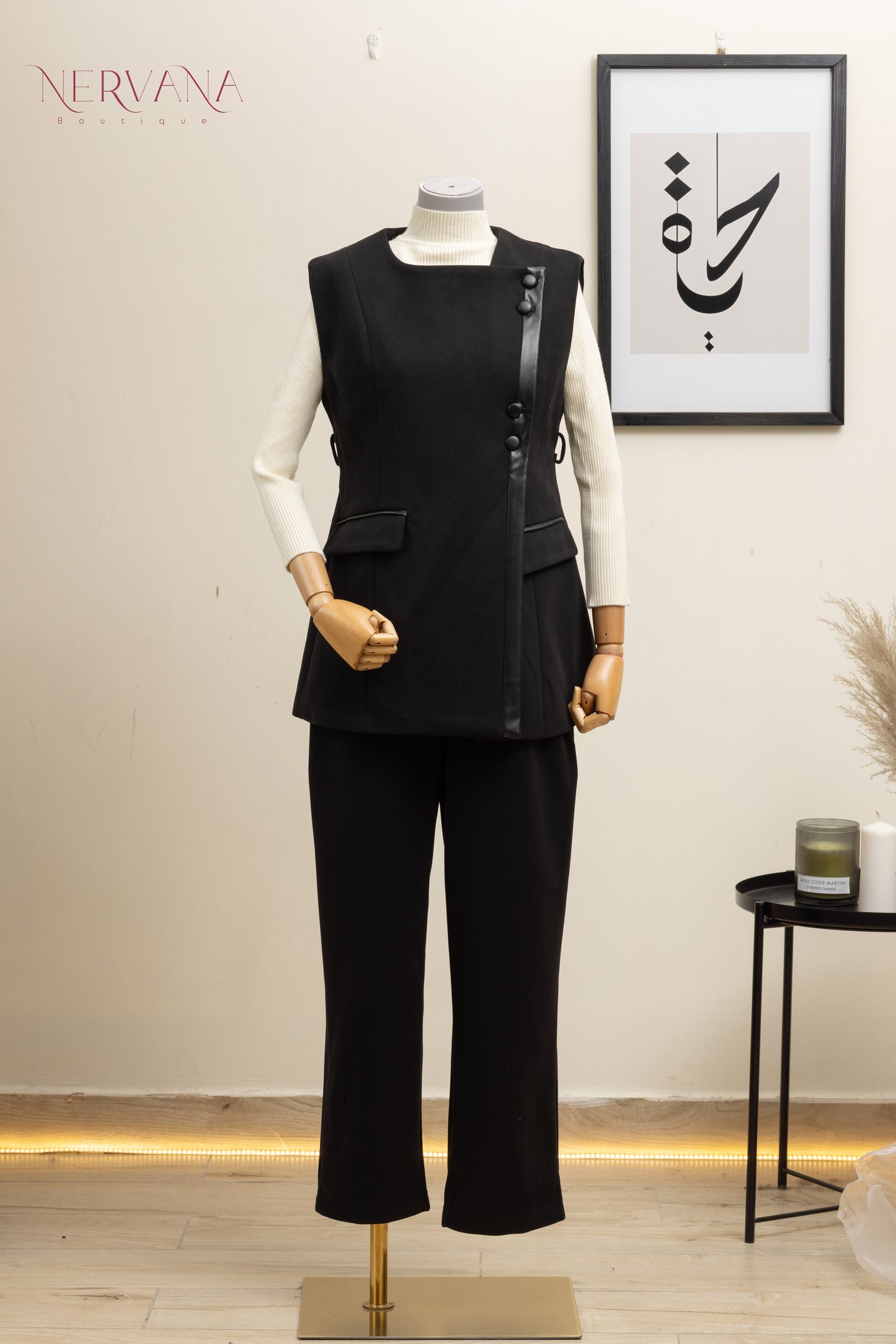 طقم ڤيست مخمل وجلد اسود